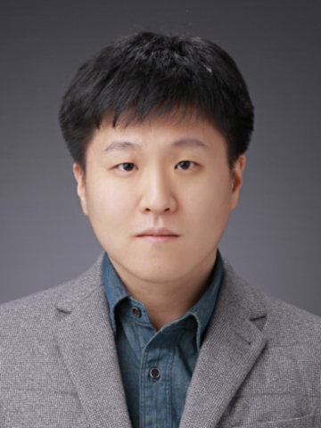 이 탄 석(Tan-Seok Lee)